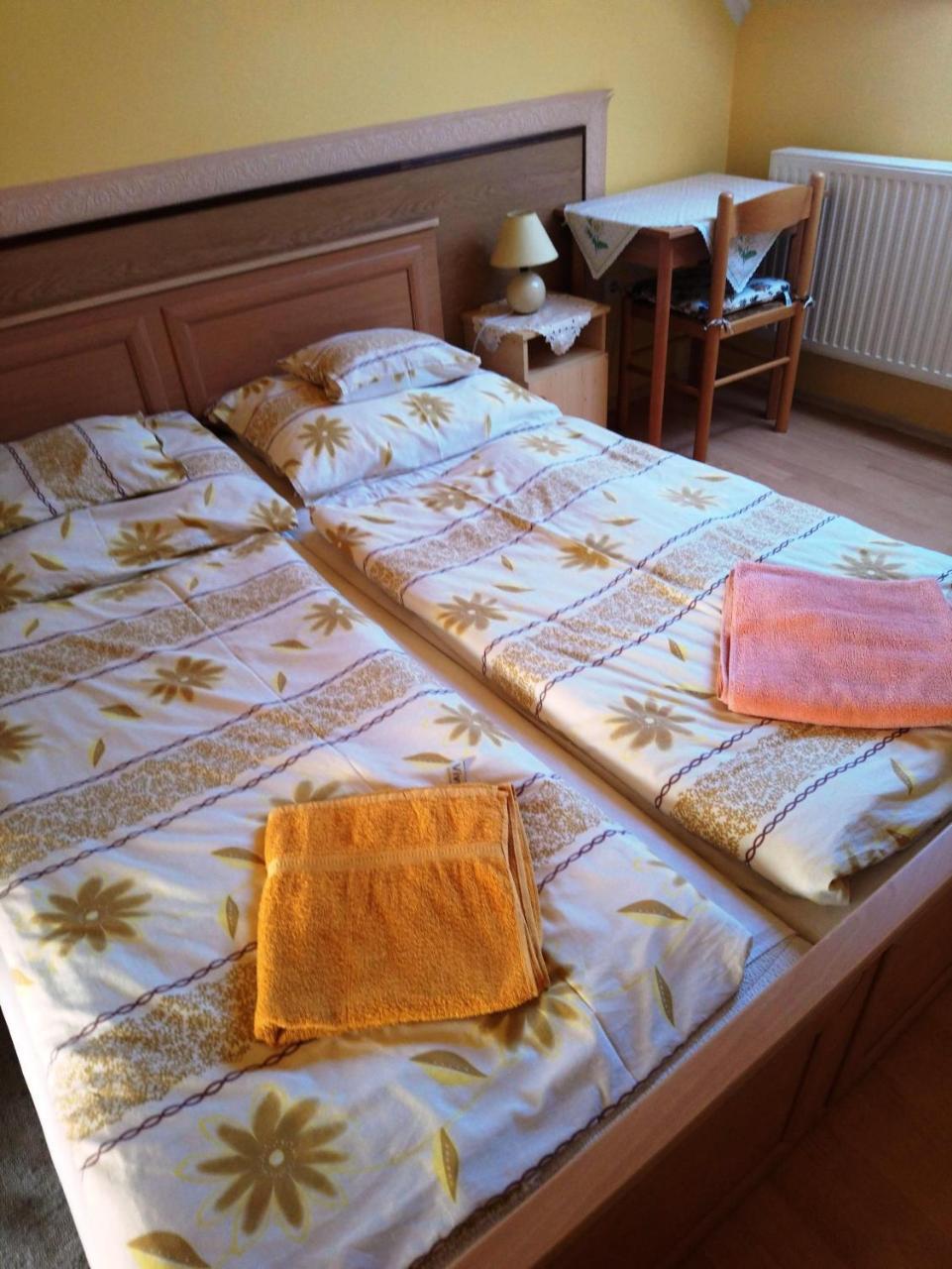 Erika Vendeghaz Hotell Bük Exteriör bild